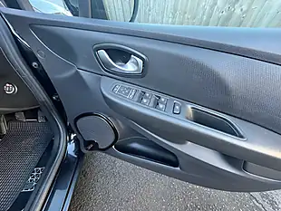 Used 2016 Renault Clio Dynamique S Nav Diamond Black - Interior and Exterior details 16