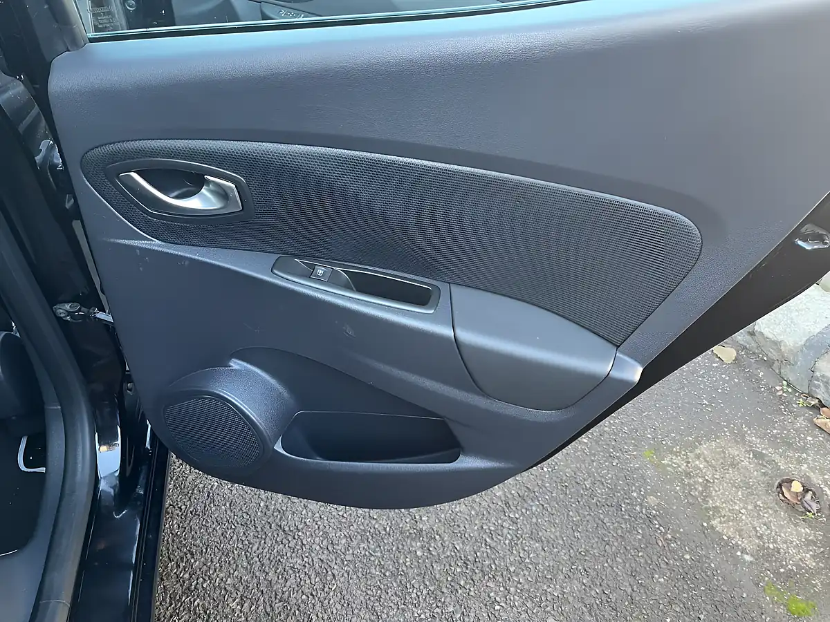 Used 2016 Renault Clio Dynamique S Nav Diamond Black - Interior and Exterior details 18