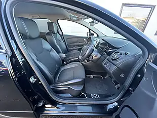 Used 2016 Renault Clio Dynamique S Nav Diamond Black - Interior and Exterior details 6