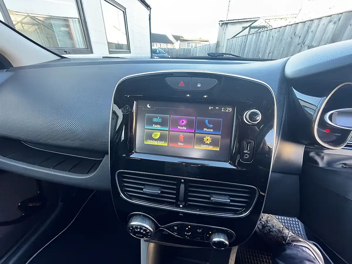 Used 2016 Renault Clio Dynamique S Nav Diamond Black - Interior and Exterior details 9