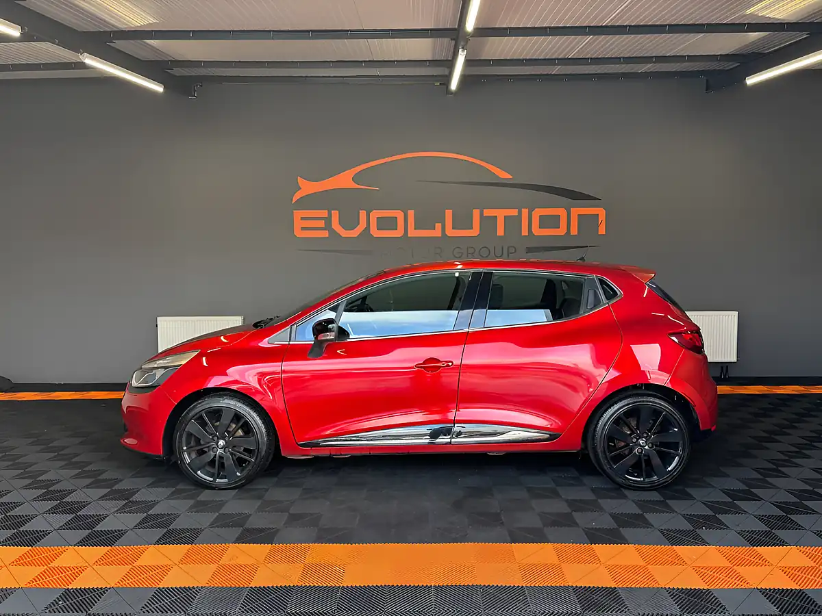 Used 2016 Renault Clio Dynamique S Nav Red - Interior and Exterior details 2