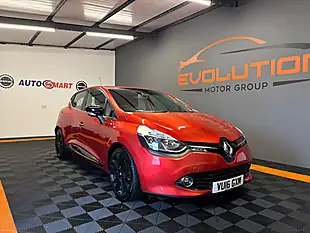 Used 2016 Renault Clio Dynamique S Nav Red - Interior and Exterior details 4
