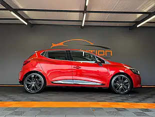 Used 2016 Renault Clio Dynamique S Nav Red - Interior and Exterior details 8