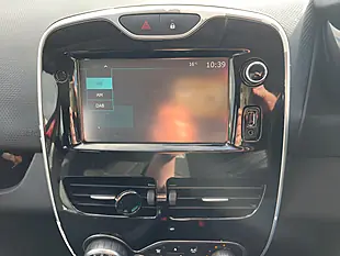 Used 2016 Renault Clio Dynamique S Nav Red - Interior and Exterior details 13