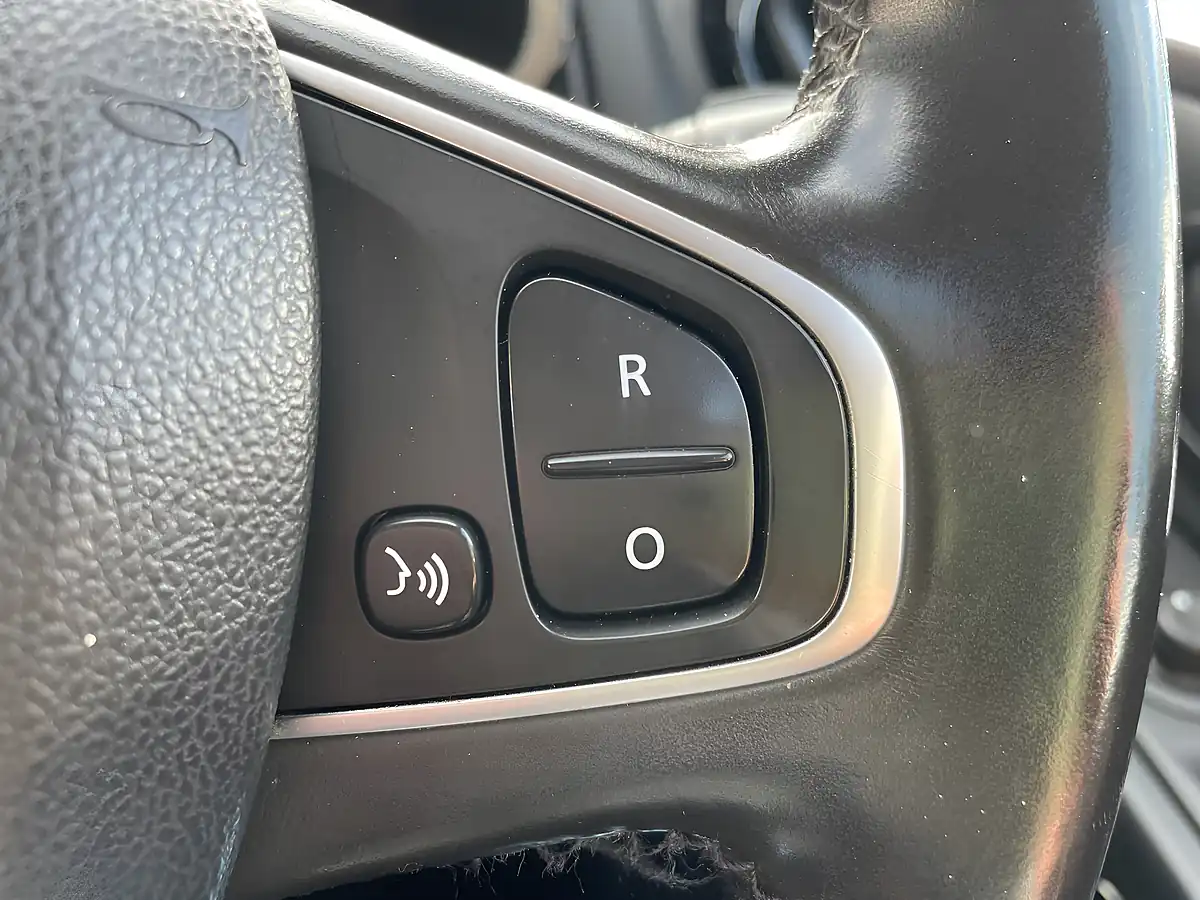 Used 2016 Renault Clio Dynamique S Nav Red - Interior and Exterior details 18
