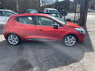 Used 2016 Renault Clio Dynamique S Nav Red - Interior and Exterior details 3