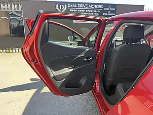 Used 2016 Renault Clio Dynamique S Nav Red - Interior and Exterior details 10