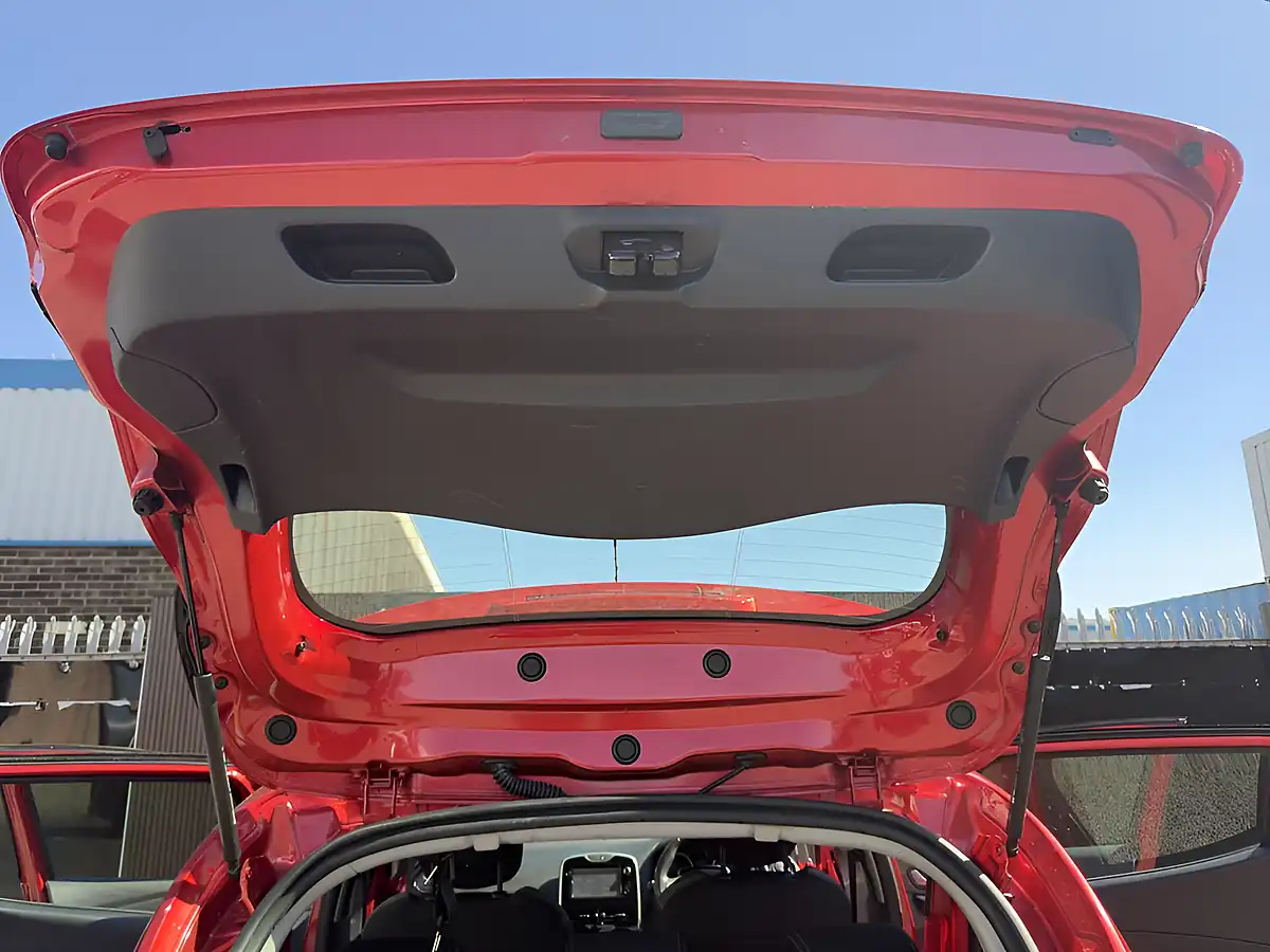 Used 2016 Renault Clio Dynamique S Nav Red - Interior and Exterior details 13