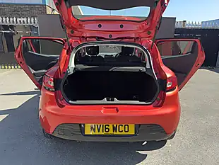 Used 2016 Renault Clio Dynamique S Nav Red - Interior and Exterior details 15