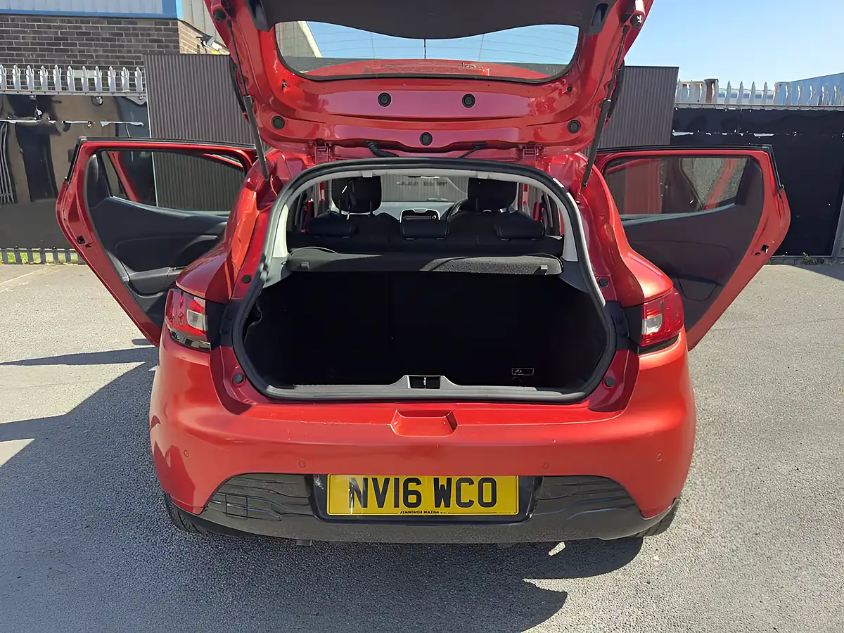 Used 2016 Renault Clio Dynamique S Nav Red - Interior and Exterior details 15