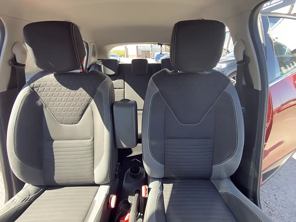 Used 2016 Renault Clio Dynamique S Nav Red - Interior and Exterior details 19