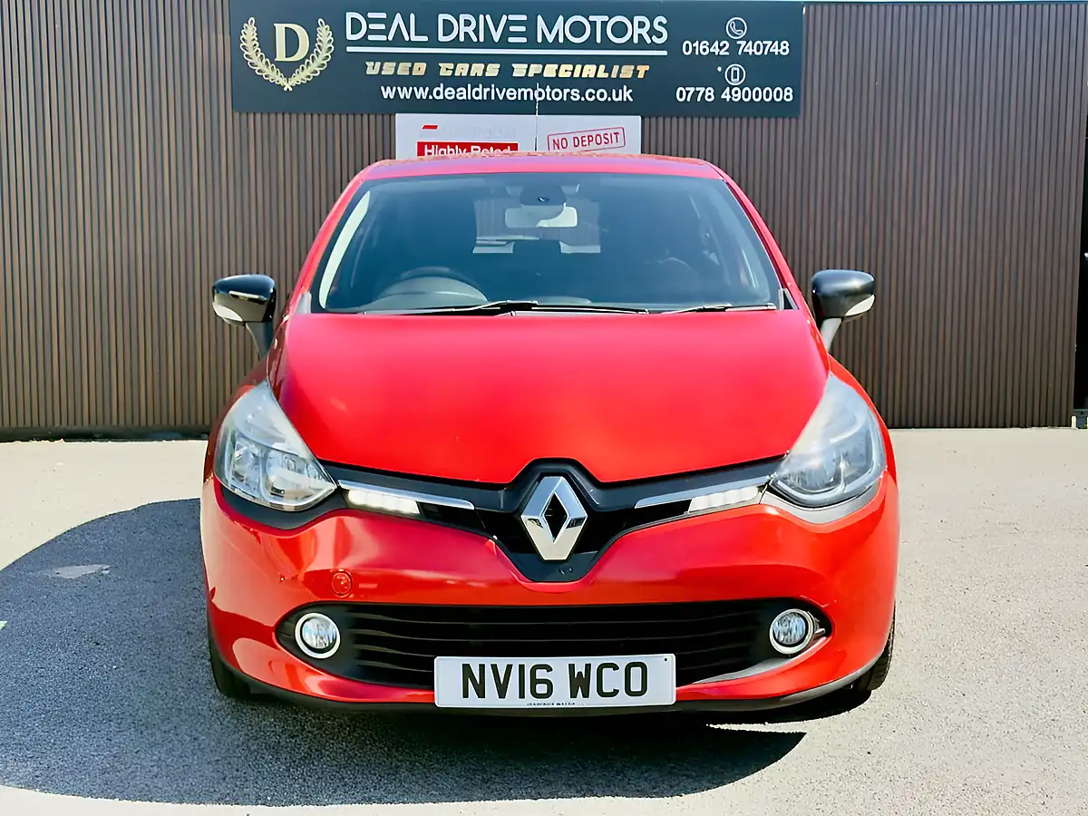 Used 2016 Renault Clio Dynamique S Nav Red - Interior and Exterior details 2
