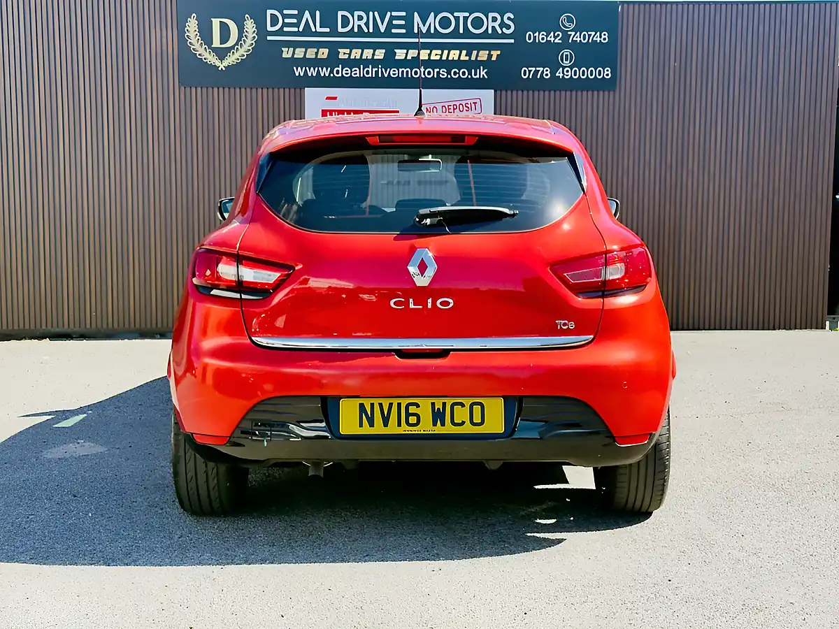Used 2016 Renault Clio Dynamique S Nav Red - Interior and Exterior details 6