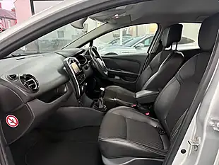 Used 2016 Renault Clio Dynamique S Nav Silver - Interior and Exterior details 13