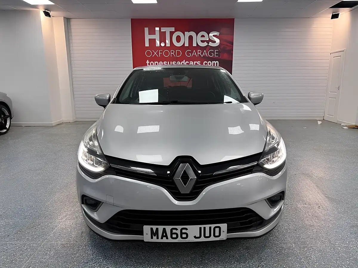Used 2016 Renault Clio Dynamique S Nav Silver - Interior and Exterior details 19