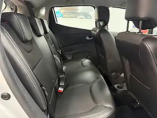 Used 2016 Renault Clio Dynamique S Nav Silver - Interior and Exterior details 4
