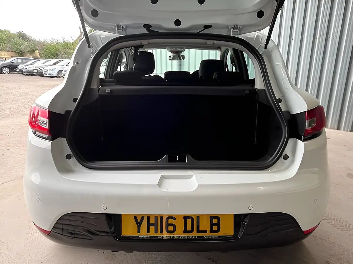 Used 2016 Renault Clio Dynamique S Nav White - Interior and Exterior details 11