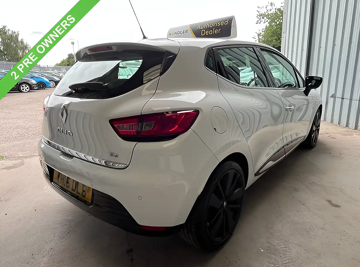 Used 2016 Renault Clio Dynamique S Nav White - Interior and Exterior details 3