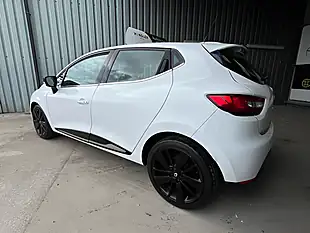 Used 2016 Renault Clio Dynamique S Nav White - Interior and Exterior details 6