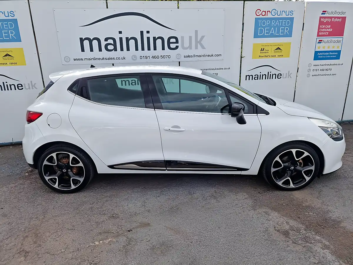 Used 2016 Renault Clio Dynamique S Nav White - Interior and Exterior details 10