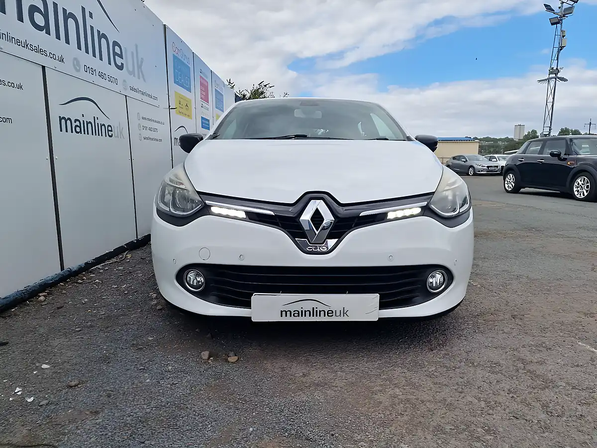 Used 2016 Renault Clio Dynamique S Nav White - Interior and Exterior details 2