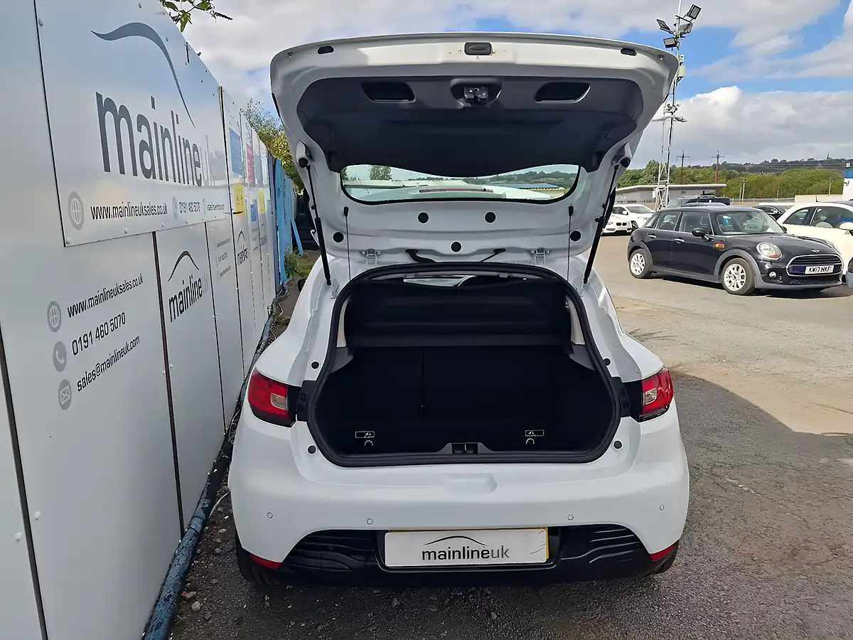 Used 2016 Renault Clio Dynamique S Nav White - Interior and Exterior details 20