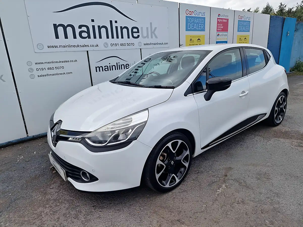 Used 2016 Renault Clio Dynamique S Nav White - Interior and Exterior details 8