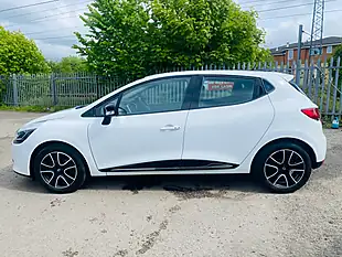 Used 2016 Renault Clio Dynamique White - Interior and Exterior details 10