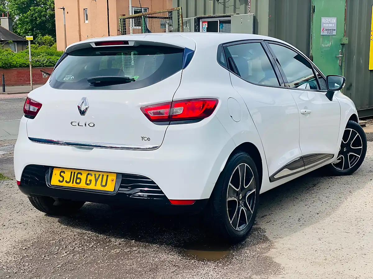 Used 2016 Renault Clio Dynamique White - Interior and Exterior details 12