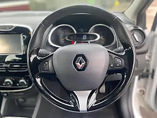 Used 2016 Renault Clio Dynamique White - Interior and Exterior details 16