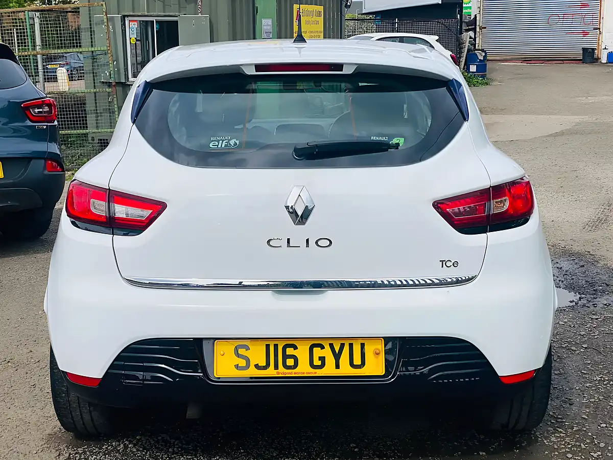 Used 2016 Renault Clio Dynamique White - Interior and Exterior details 3