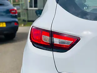 Used 2016 Renault Clio Dynamique White - Interior and Exterior details 4