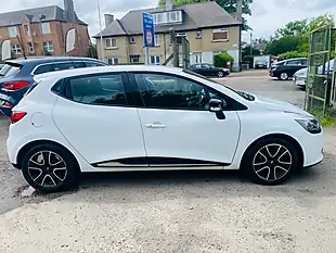 Used 2016 Renault Clio Dynamique White - Interior and Exterior details 6