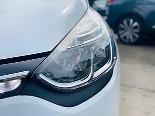 Used 2016 Renault Clio Dynamique White - Interior and Exterior details 9