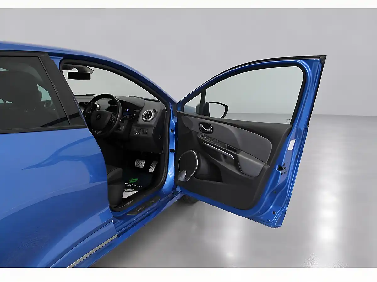 Used 2016 Renault Clio GT Line Nav Blue - Interior and Exterior details 12
