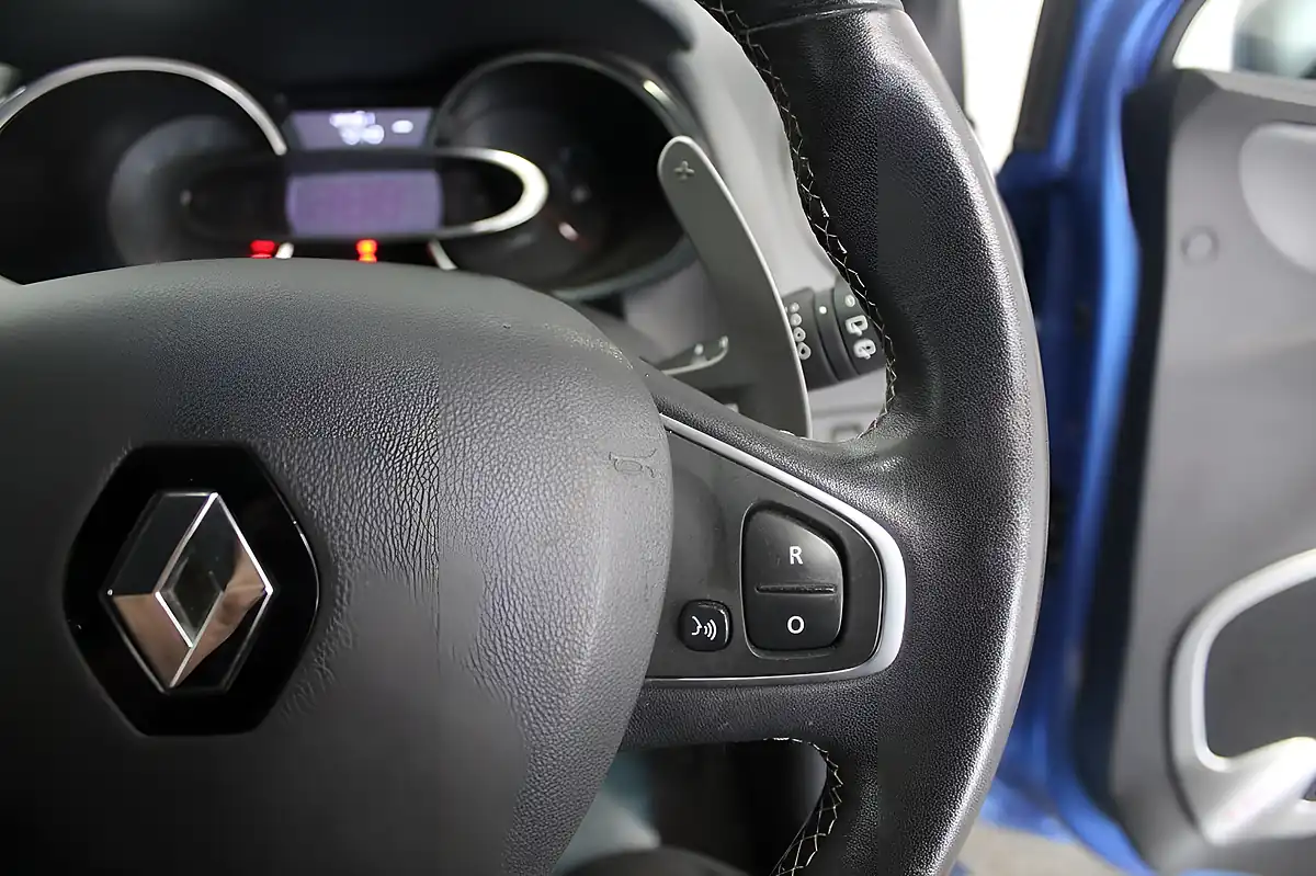 Used 2016 Renault Clio GT Line Nav Blue - Interior and Exterior details 17