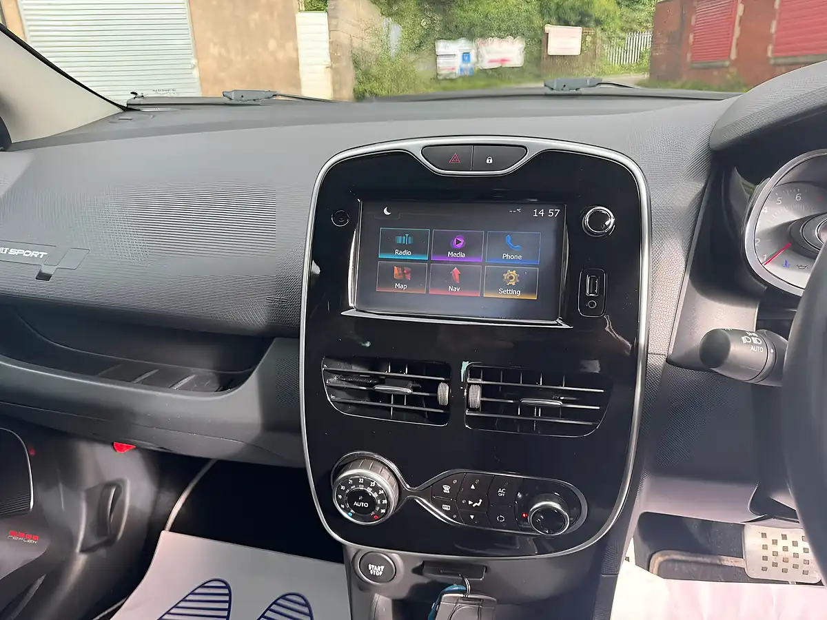 Used 2016 Renault Clio GT Line Nav Blue - Interior and Exterior details 8