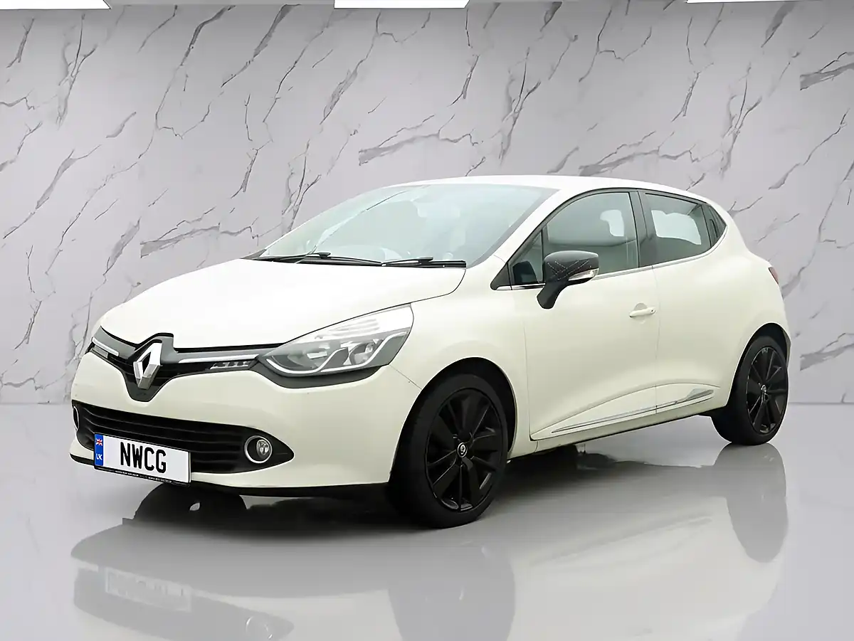 Used 2016 Renault Clio Iconic 25 Nav White - Interior and Exterior details 2
