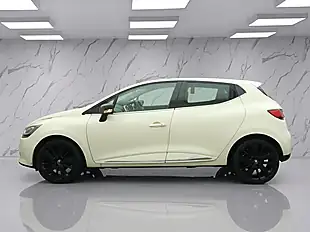 Used 2016 Renault Clio Iconic 25 Nav White - Interior and Exterior details 5