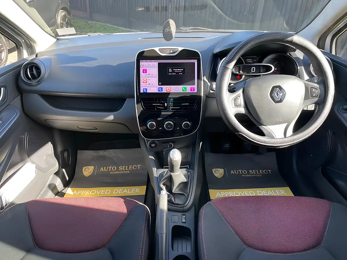 Used 2016 Renault Clio Play Glacier White - Interior and Exterior details 16