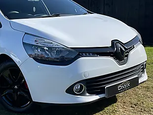Used 2016 Renault Clio Play Glacier White - Interior and Exterior details 3