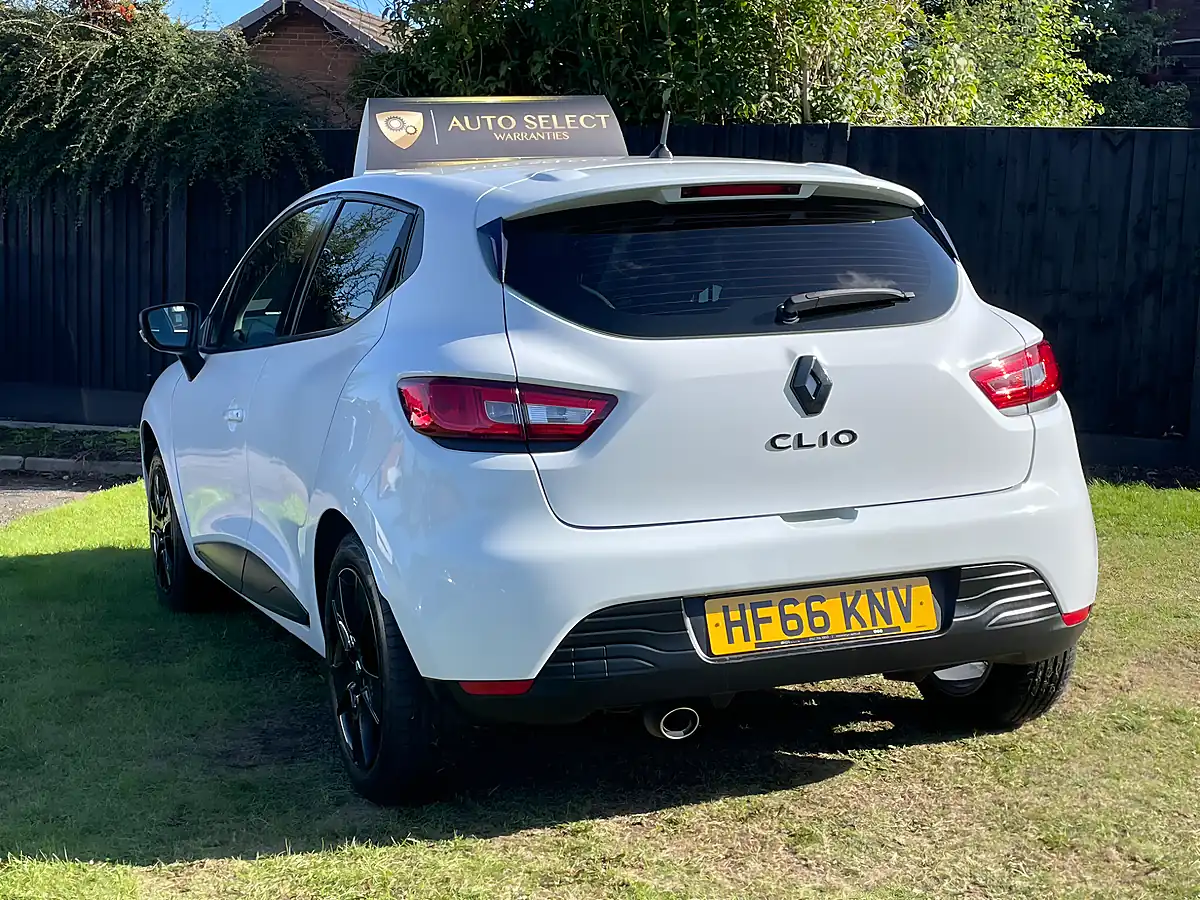 Used 2016 Renault Clio Play Glacier White - Interior and Exterior details 6