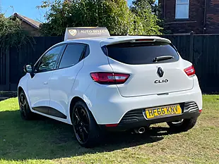 Used 2016 Renault Clio Play Glacier White - Interior and Exterior details 7