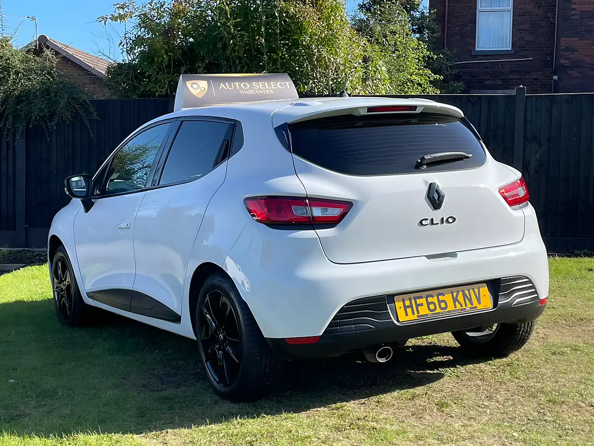 Used 2016 Renault Clio Play Glacier White - Interior and Exterior details 7