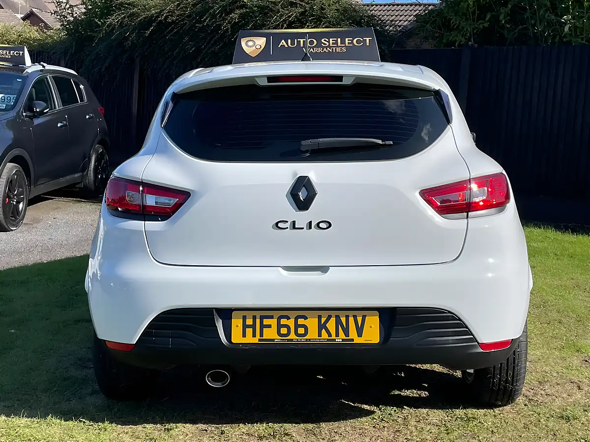 Used 2016 Renault Clio Play Glacier White - Interior and Exterior details 8