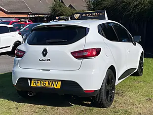 Used 2016 Renault Clio Play Glacier White - Interior and Exterior details 9