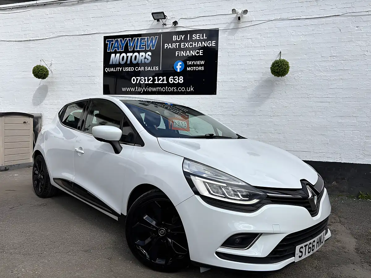 Used 2016 Renault Clio White - Front View