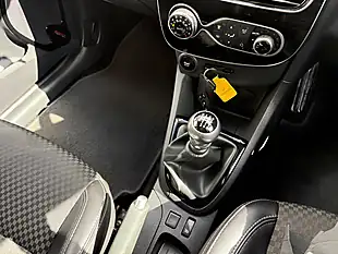 Used 2016 Renault Clio White - Interior and Exterior details 12