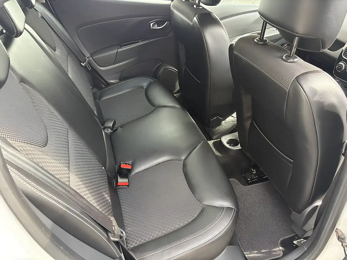 Used 2016 Renault Clio White - Interior and Exterior details 13