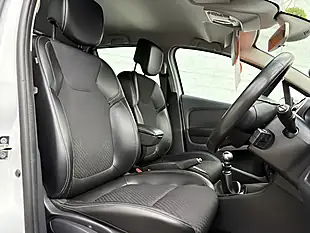 Used 2016 Renault Clio White - Interior and Exterior details 15
